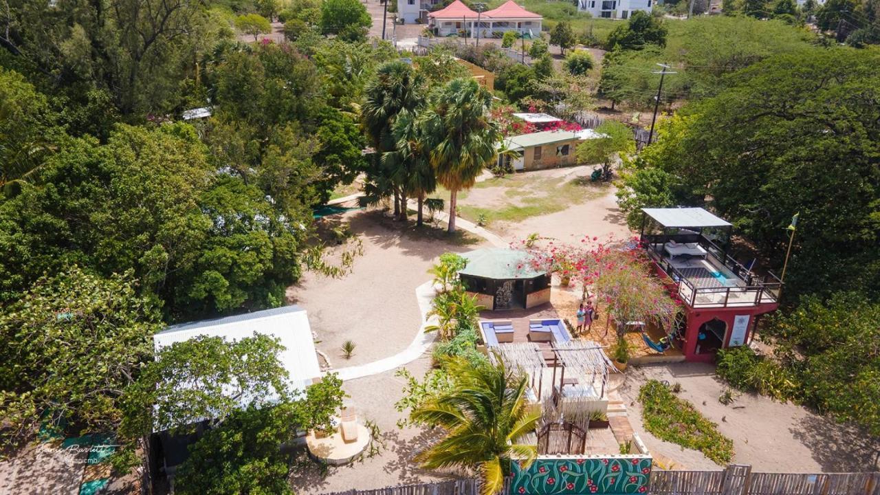 Katamah Beachfront Guesthouse Трежър Бийч Екстериор снимка