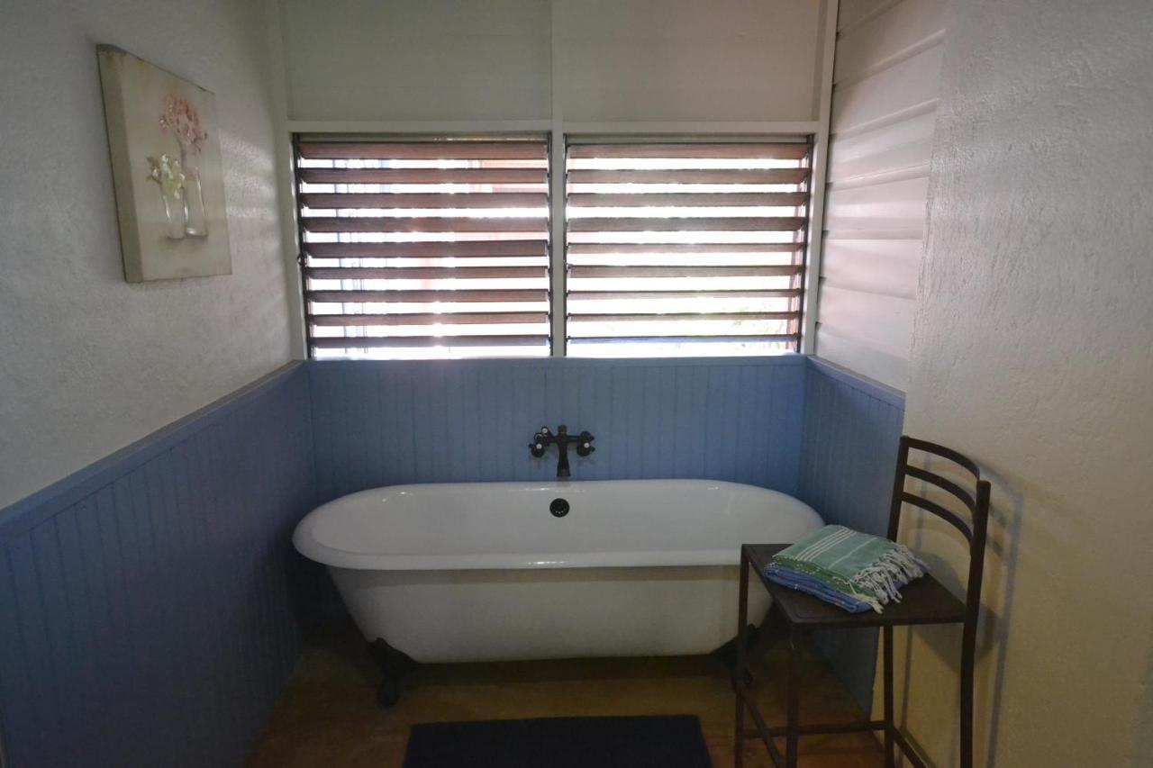 Katamah Beachfront Guesthouse Трежър Бийч Екстериор снимка