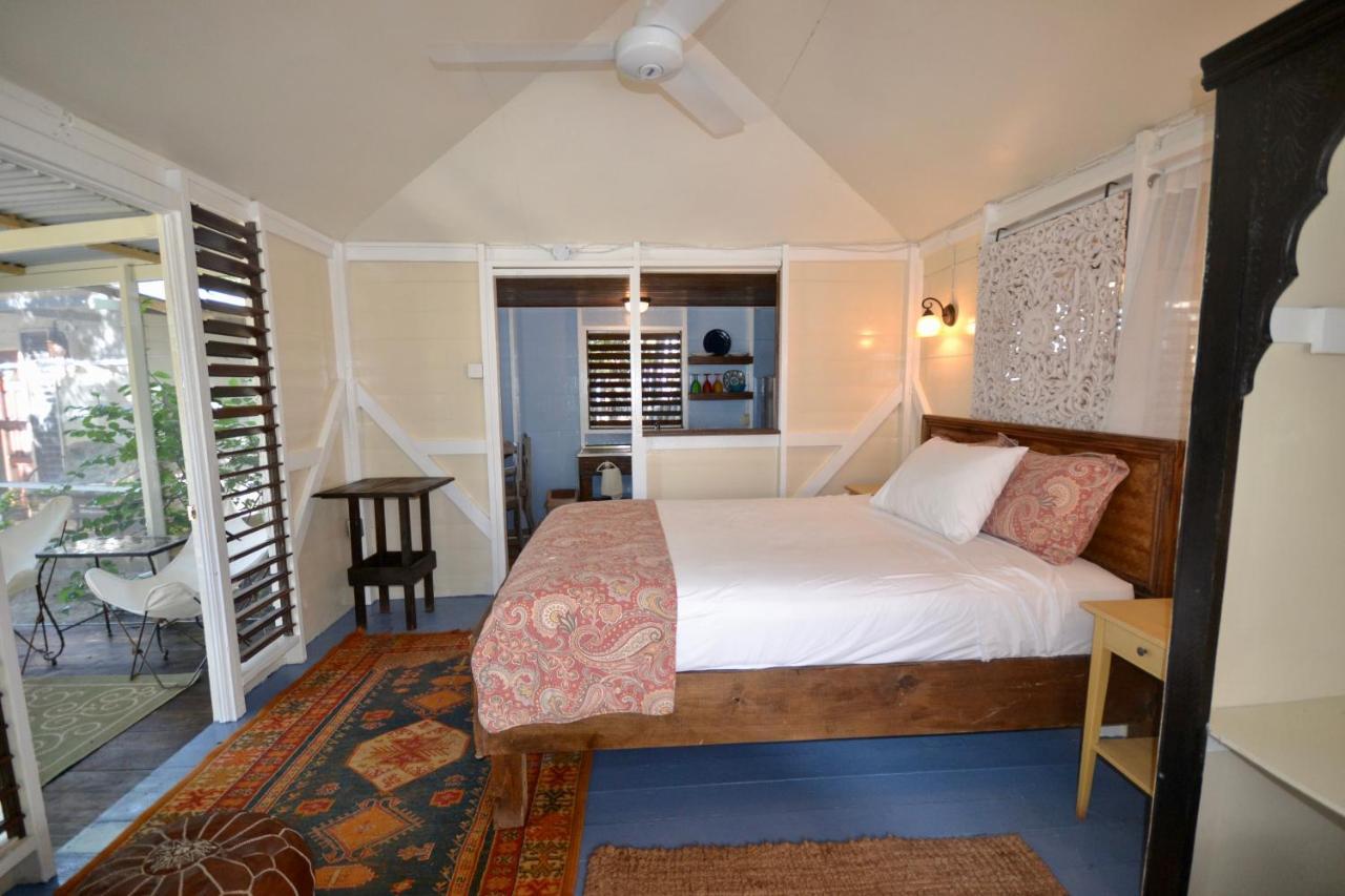 Katamah Beachfront Guesthouse Трежър Бийч Екстериор снимка