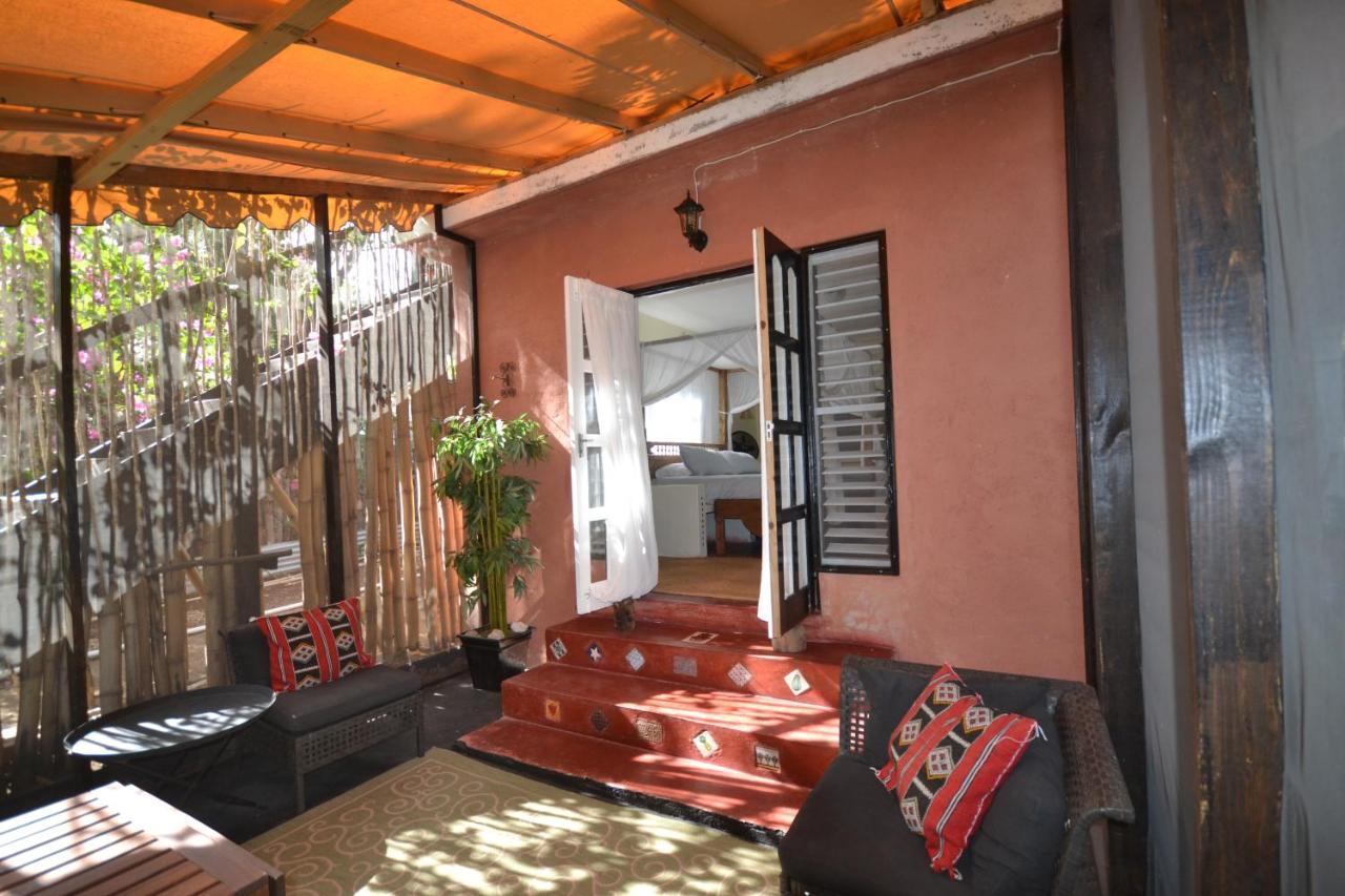 Katamah Beachfront Guesthouse Трежър Бийч Екстериор снимка