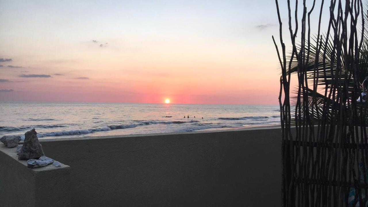 Katamah Beachfront Guesthouse Трежър Бийч Екстериор снимка