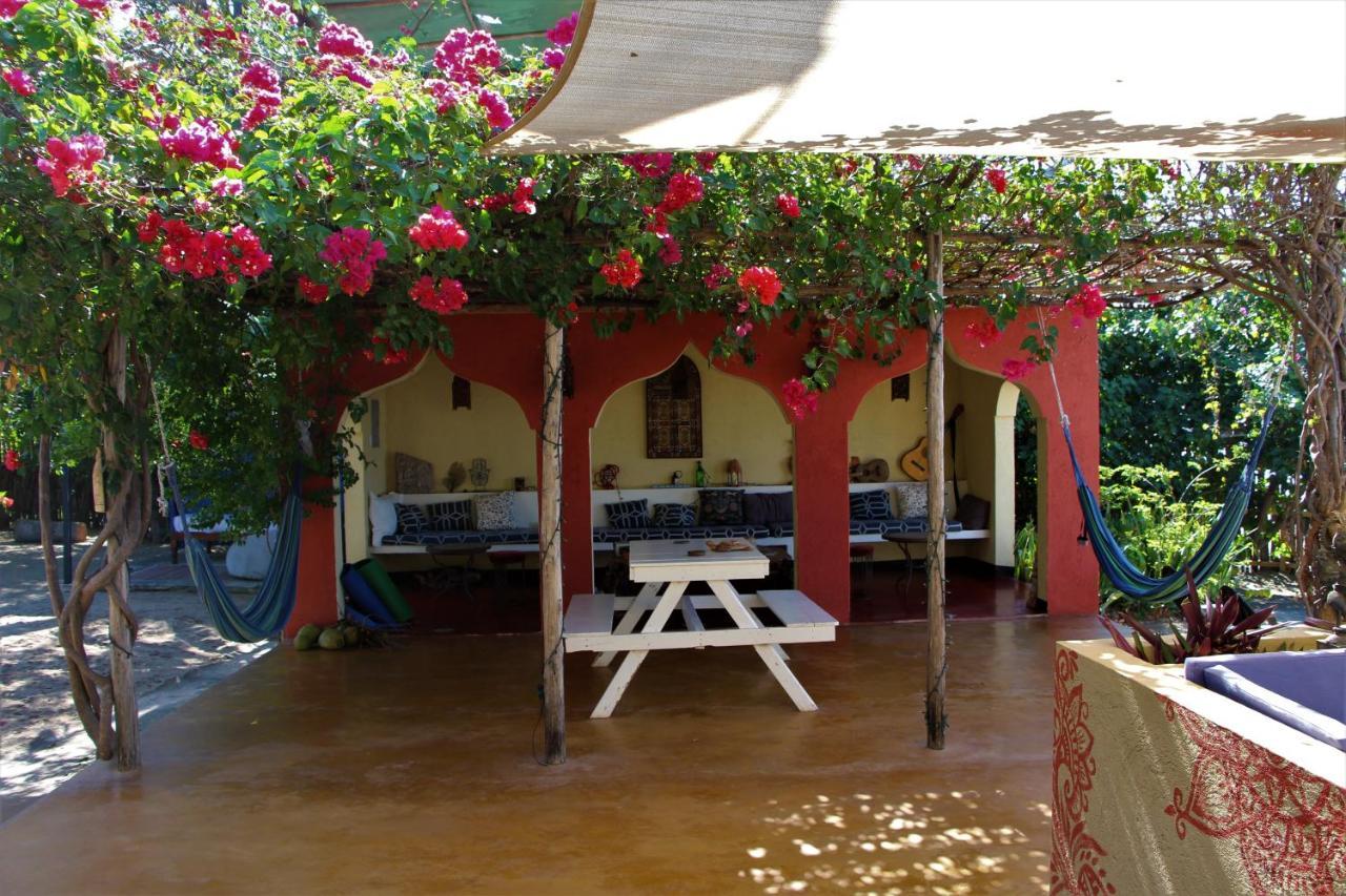 Katamah Beachfront Guesthouse Трежър Бийч Екстериор снимка